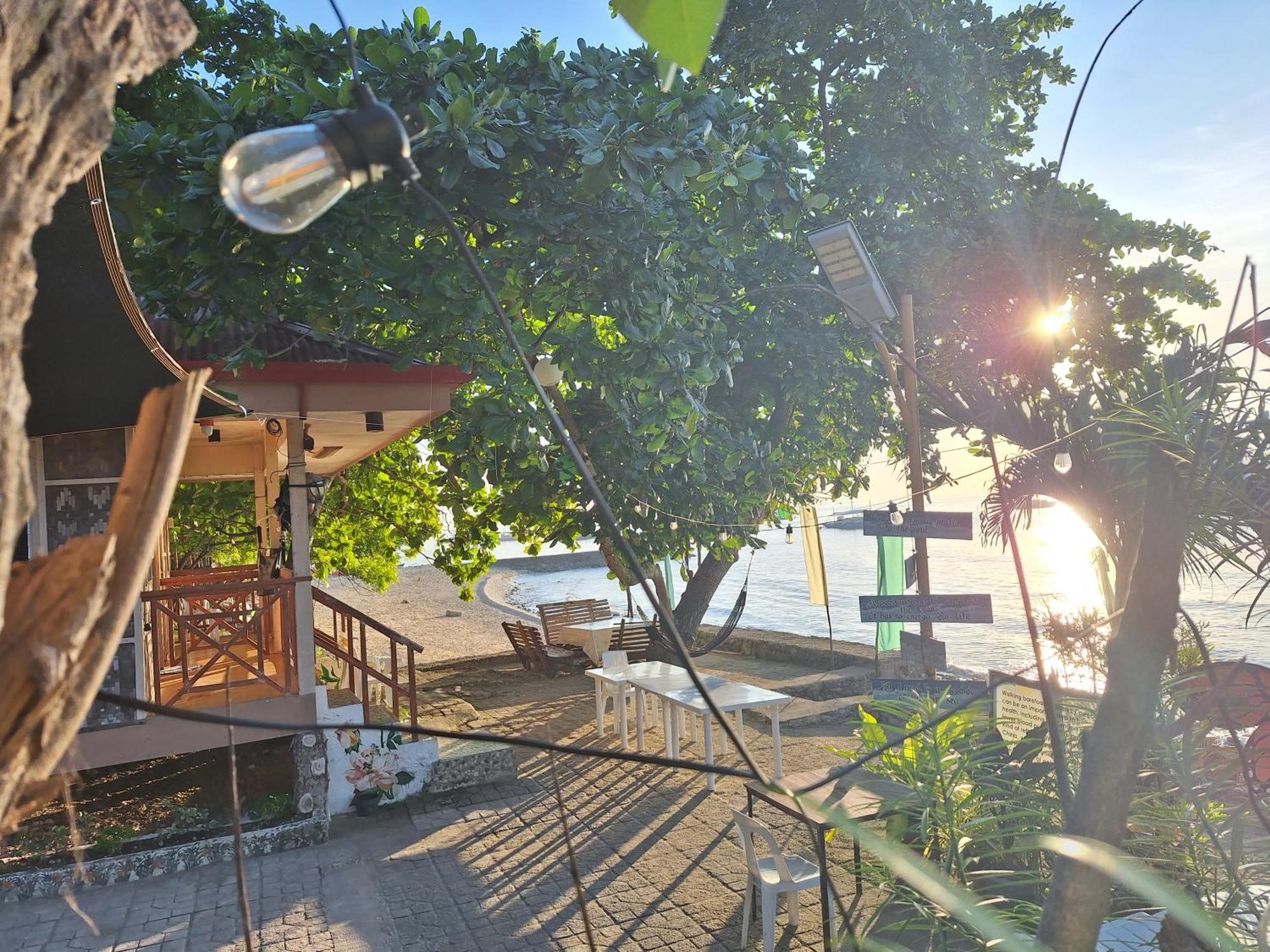 Island Front - Bangcogon And Restaurant 3* Oslob
